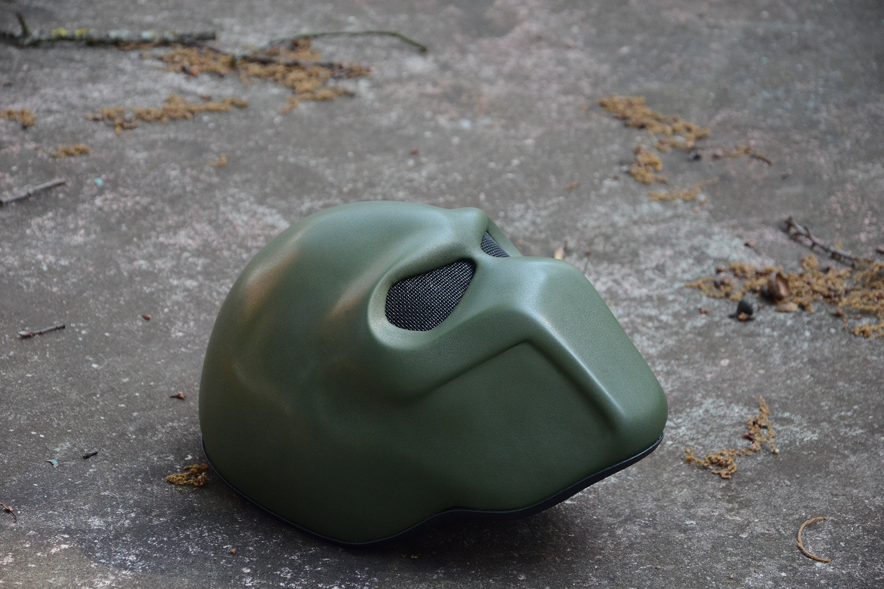 Paintball Maske auf dem Boden